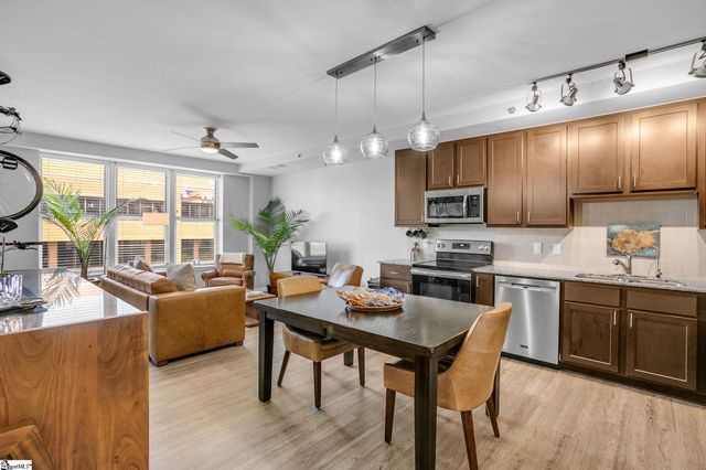 100 E Washington Street Unit 52, Greenville, SC 29601