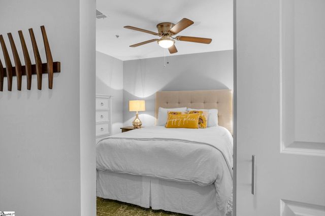 100 E Washington Street Unit 52, Greenville, SC 29601