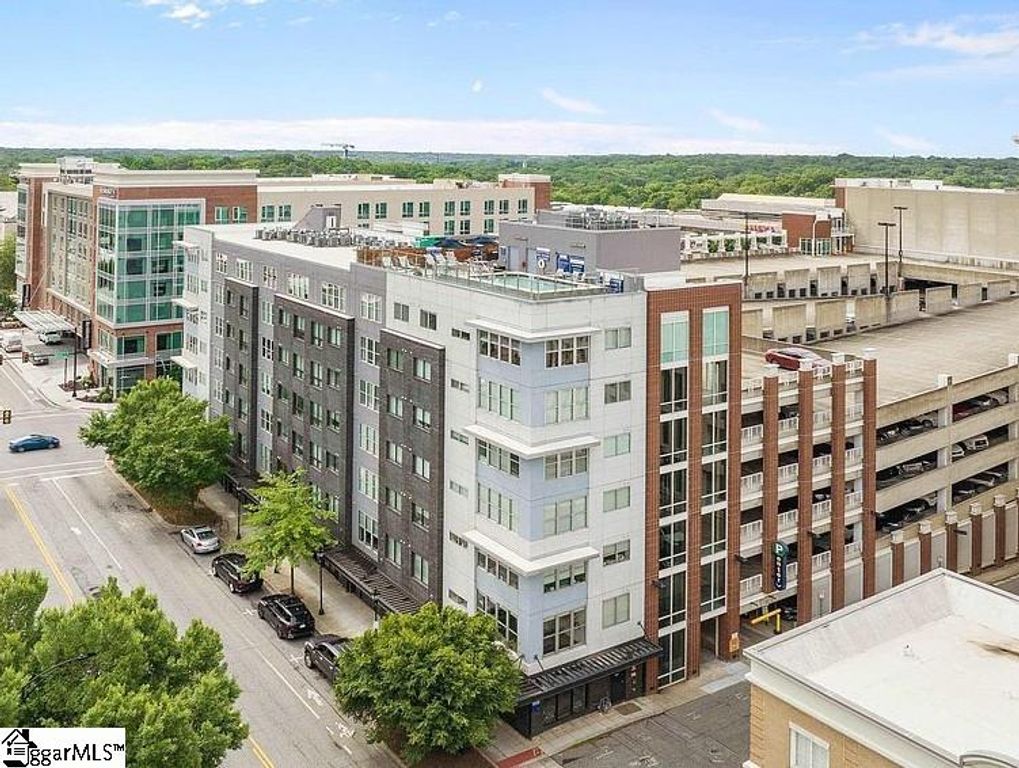 100 E Washington Street Unit 52, Greenville, SC 29601