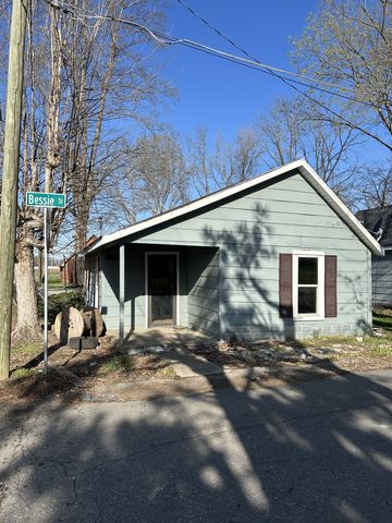 2083 Bessie St, Springfield, TN 37172
