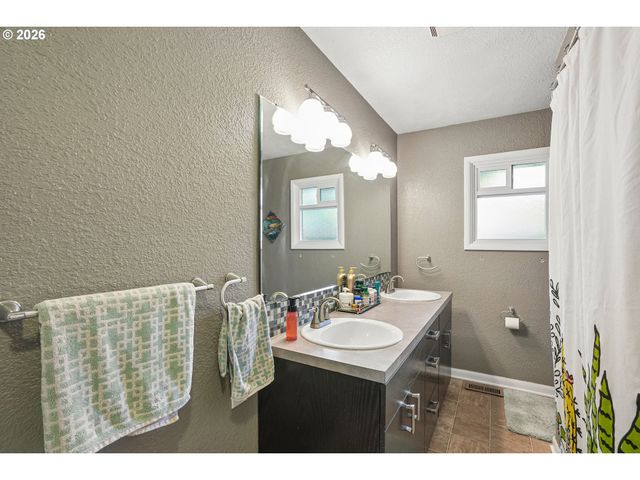 730 20TH St Ne, Salem, OR 97301