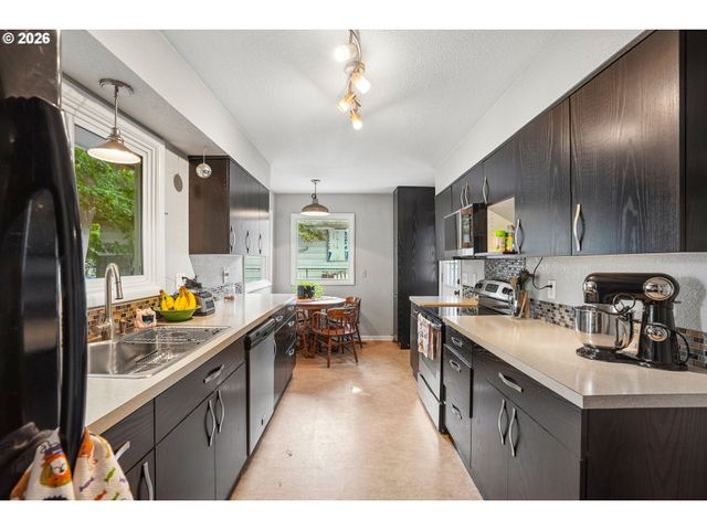 730 20TH St Ne, Salem, OR 97301