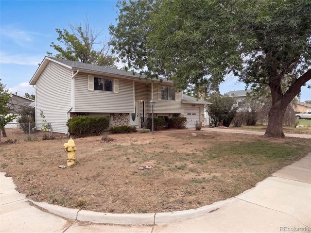 7715 4th St, Wellington, CO 80549
