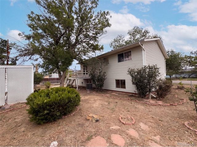 7715 4th St, Wellington, CO 80549