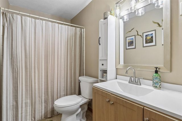 46 Regal Lane, Iowa City, IA 52240