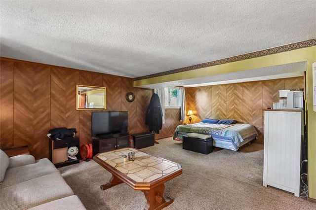 46 Regal Lane, Iowa City, IA 52240