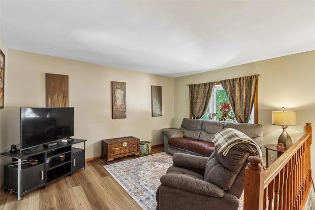 46 Regal Lane, Iowa City, IA 52240