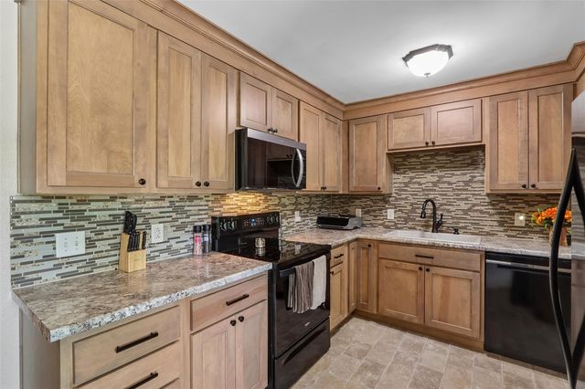 46 Regal Lane, Iowa City, IA 52240