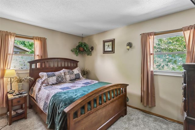 46 Regal Lane, Iowa City, IA 52240
