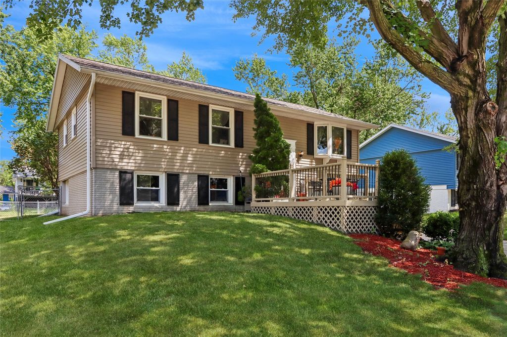 46 Regal Lane, Iowa City, IA 52240