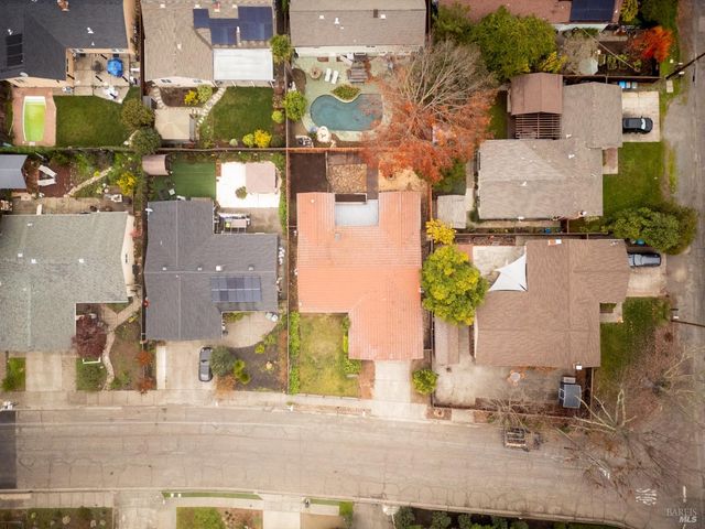 719 Madison Dr, Sonoma, CA 95476