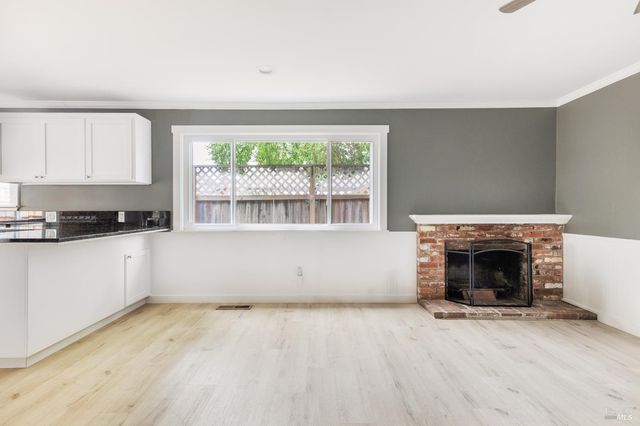 719 Madison Dr, Sonoma, CA 95476