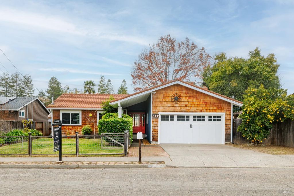 719 Madison Dr, Sonoma, CA 95476
