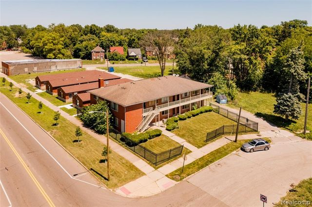 9700 Chalmers Street, Detroit, MI 48213