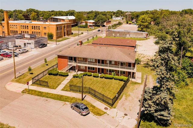 9700 Chalmers Street, Detroit, MI 48213