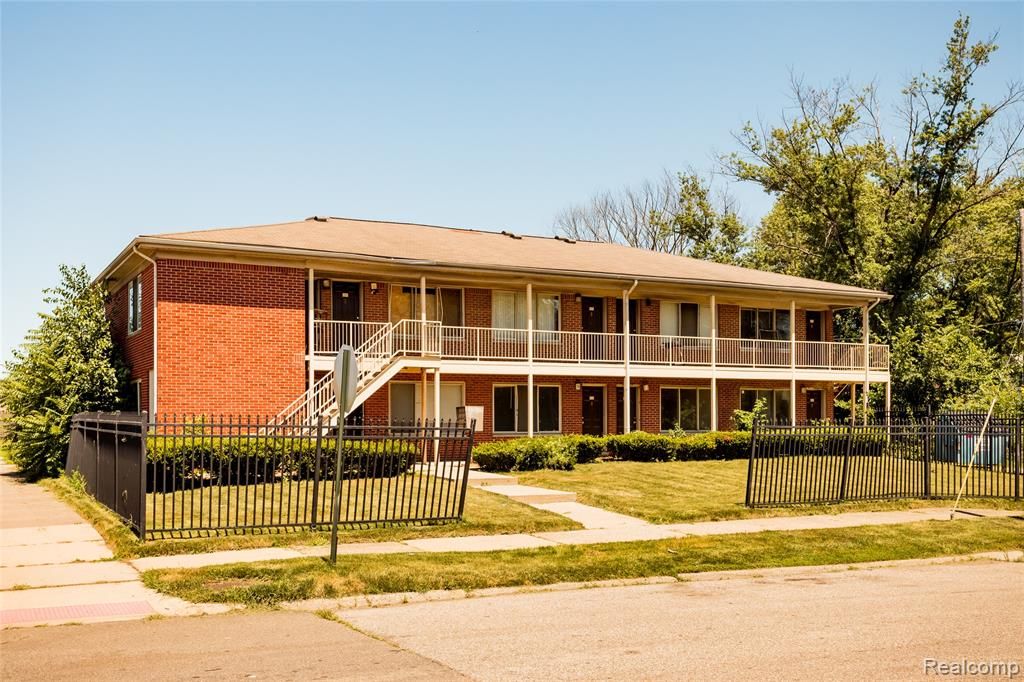 9700 Chalmers Street, Detroit, MI 48213