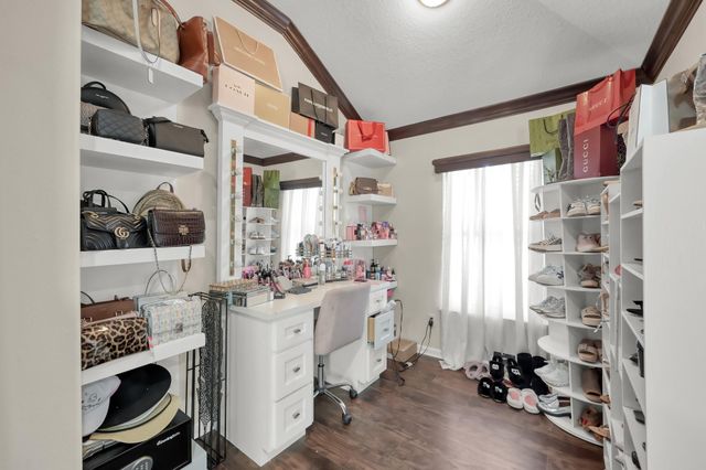 1000 N Arbor Way, Conroe, TX 77303