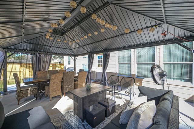 1000 N Arbor Way, Conroe, TX 77303