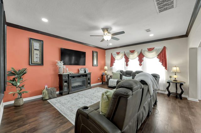 1000 N Arbor Way, Conroe, TX 77303