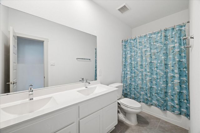 727 Kingwood Drive, League City, TX 77573