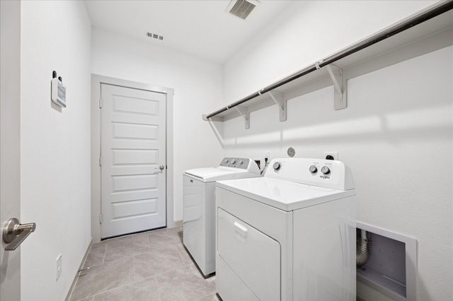 727 Kingwood Drive, League City, TX 77573