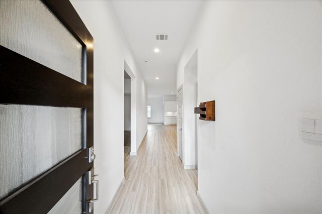 727 Kingwood Drive, League City, TX 77573