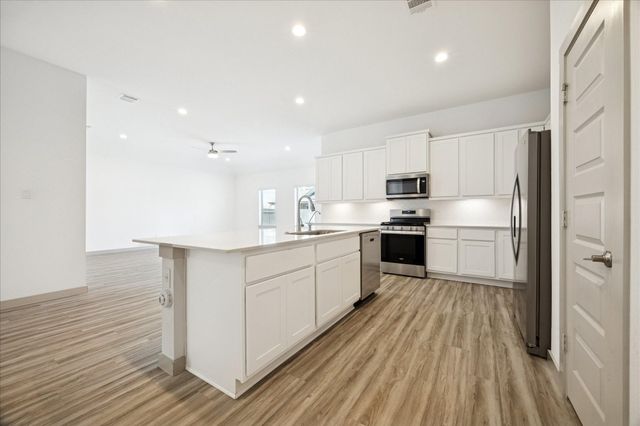 727 Kingwood Drive, League City, TX 77573