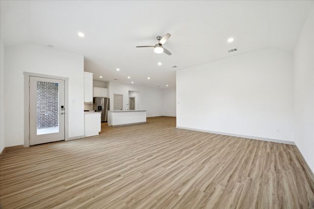 727 Kingwood Drive, League City, TX 77573