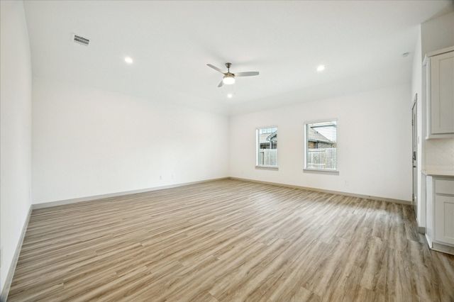 727 Kingwood Drive, League City, TX 77573