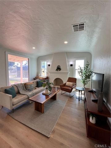 5369 Oakland, Los Angeles, CA 90032