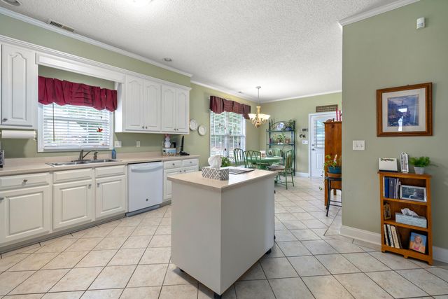 3221 Mayflower Lane, Sumter, SC 29150