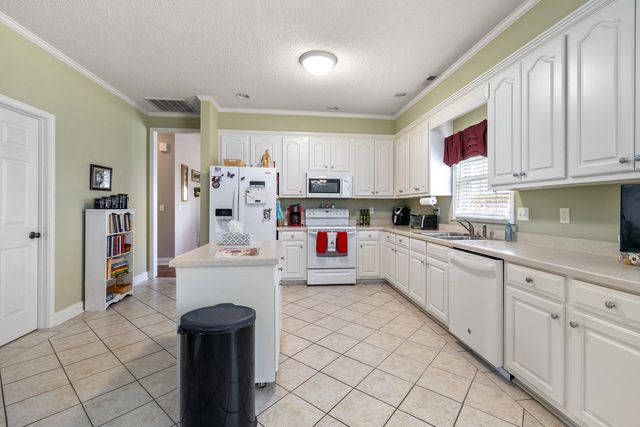 3221 Mayflower Lane, Sumter, SC 29150