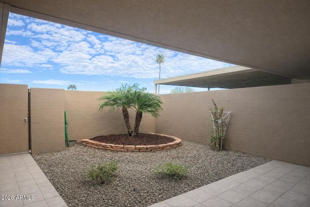 10150 W Hutton Drive, Sun City, AZ 85351