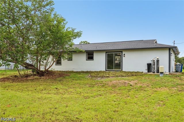 3709 10th ST SW, Lehigh Acres, FL 33976