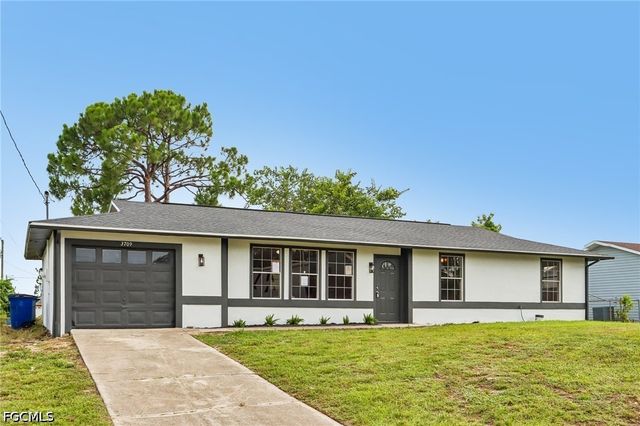 3709 10th ST SW, Lehigh Acres, FL 33976