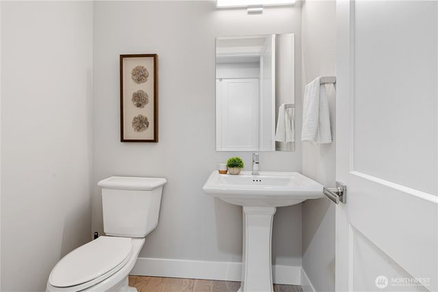 7230 NE 129th St, Kirkland, WA 98034