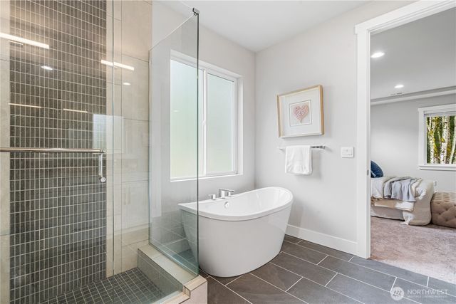 7230 NE 129th St, Kirkland, WA 98034