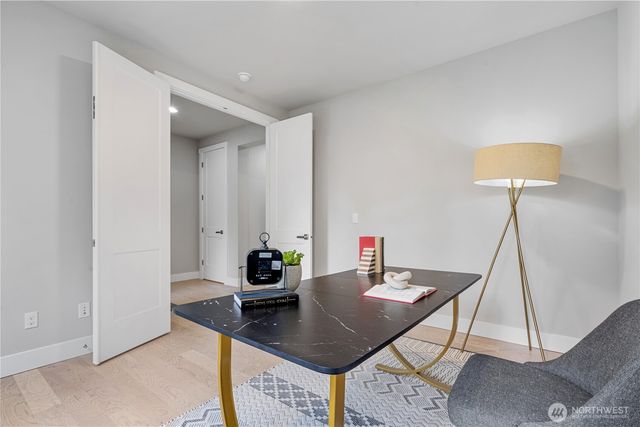 7230 NE 129th St, Kirkland, WA 98034