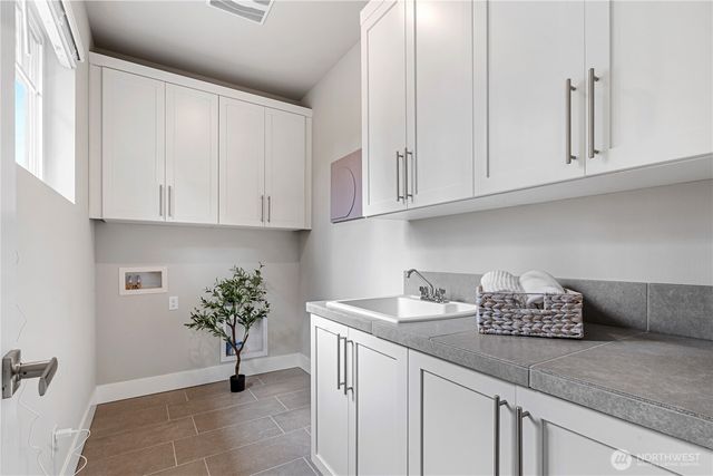 7230 NE 129th St, Kirkland, WA 98034