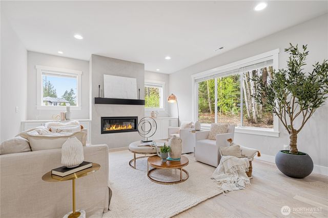 7230 NE 129th St, Kirkland, WA 98034