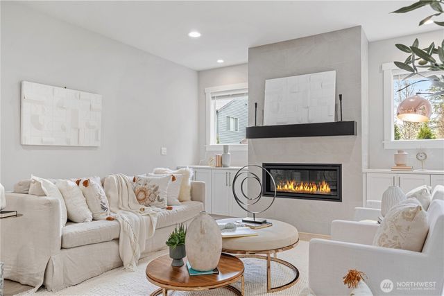 7230 NE 129th St, Kirkland, WA 98034