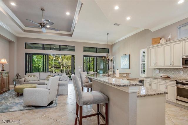 7315 Lantana CIR N, Naples, FL 34119