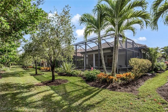 7315 Lantana CIR N, Naples, FL 34119