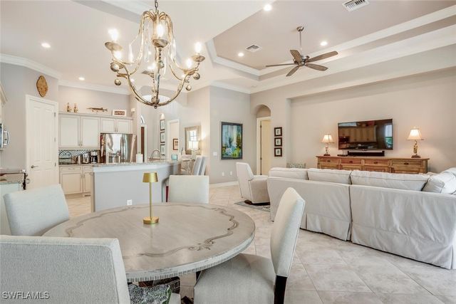 7315 Lantana CIR N, Naples, FL 34119