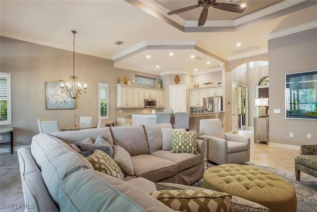 7315 Lantana CIR N, Naples, FL 34119