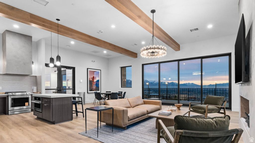 Image 15 of property listing at 4369 N BUCKSTONE WAY #1390, Lehi, UT 84048