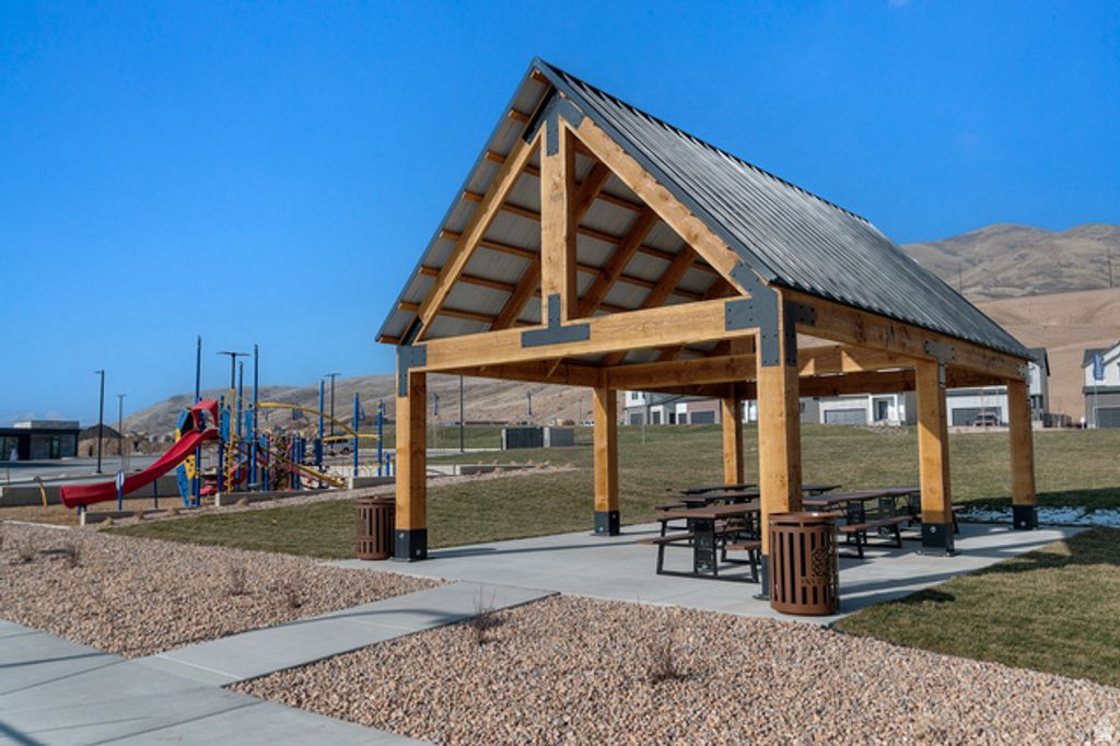 Image 17 of property listing at 4369 N BUCKSTONE WAY #1390, Lehi, UT 84048