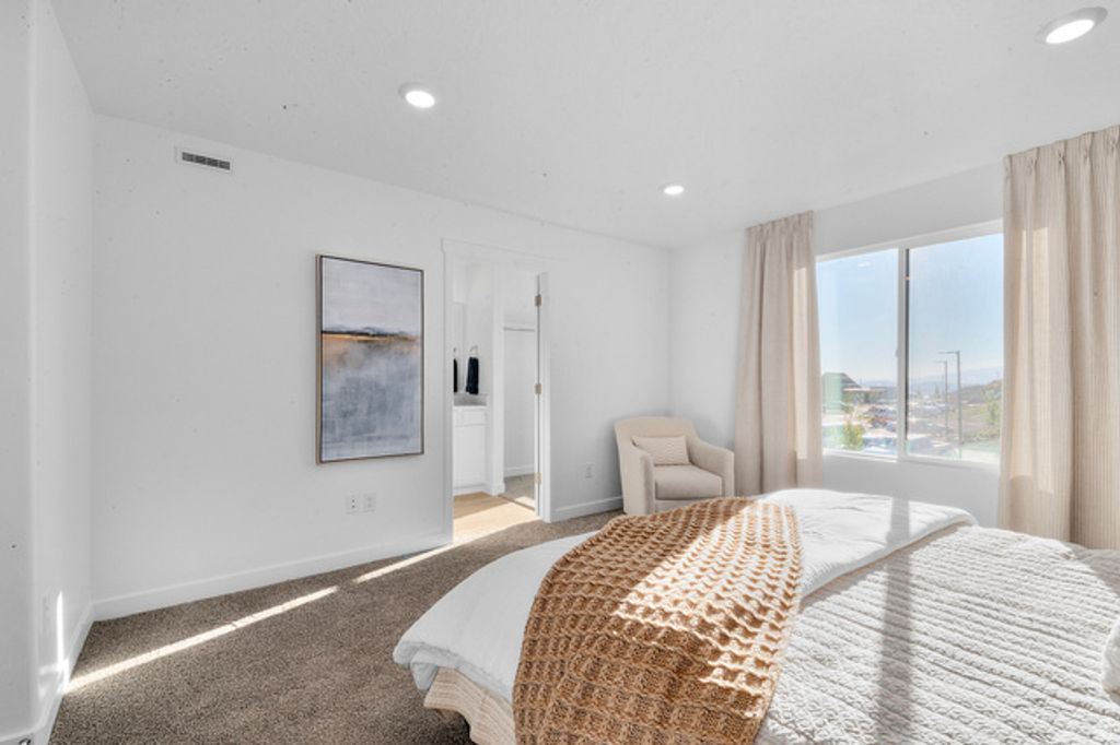 Image 7 of property listing at 4369 N BUCKSTONE WAY #1390, Lehi, UT 84048