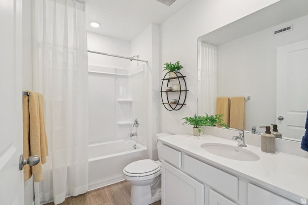 Image 10 of property listing at 4369 N BUCKSTONE WAY #1390, Lehi, UT 84048
