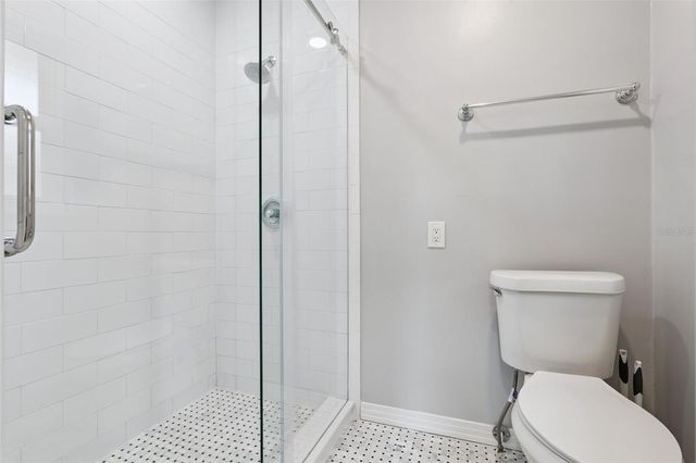 2001 GALE STREET, Orlando, FL 32803